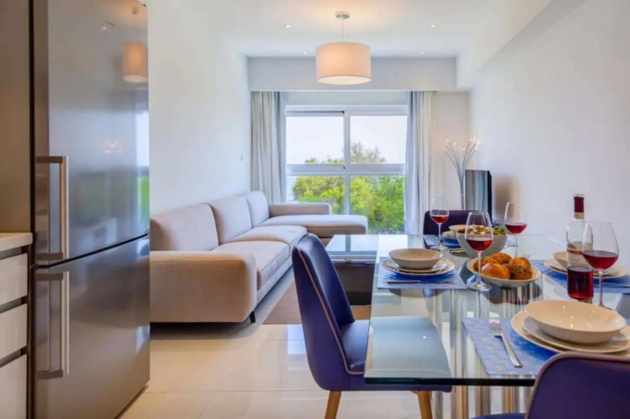 פרוטאראס Ocean Suites Luxury Apartments