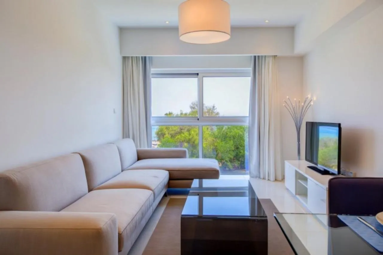 פרוטאראס Ocean Suites Luxury Apartments